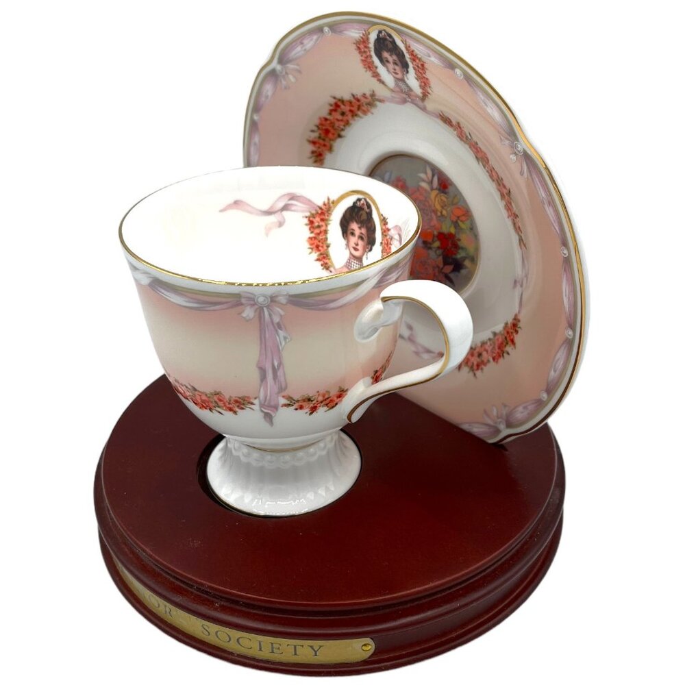 Avon Honor Society 2000 Mrs. PFE Albee Commemorative Teacup & Saucer Set In Box - Picture 6 of 16